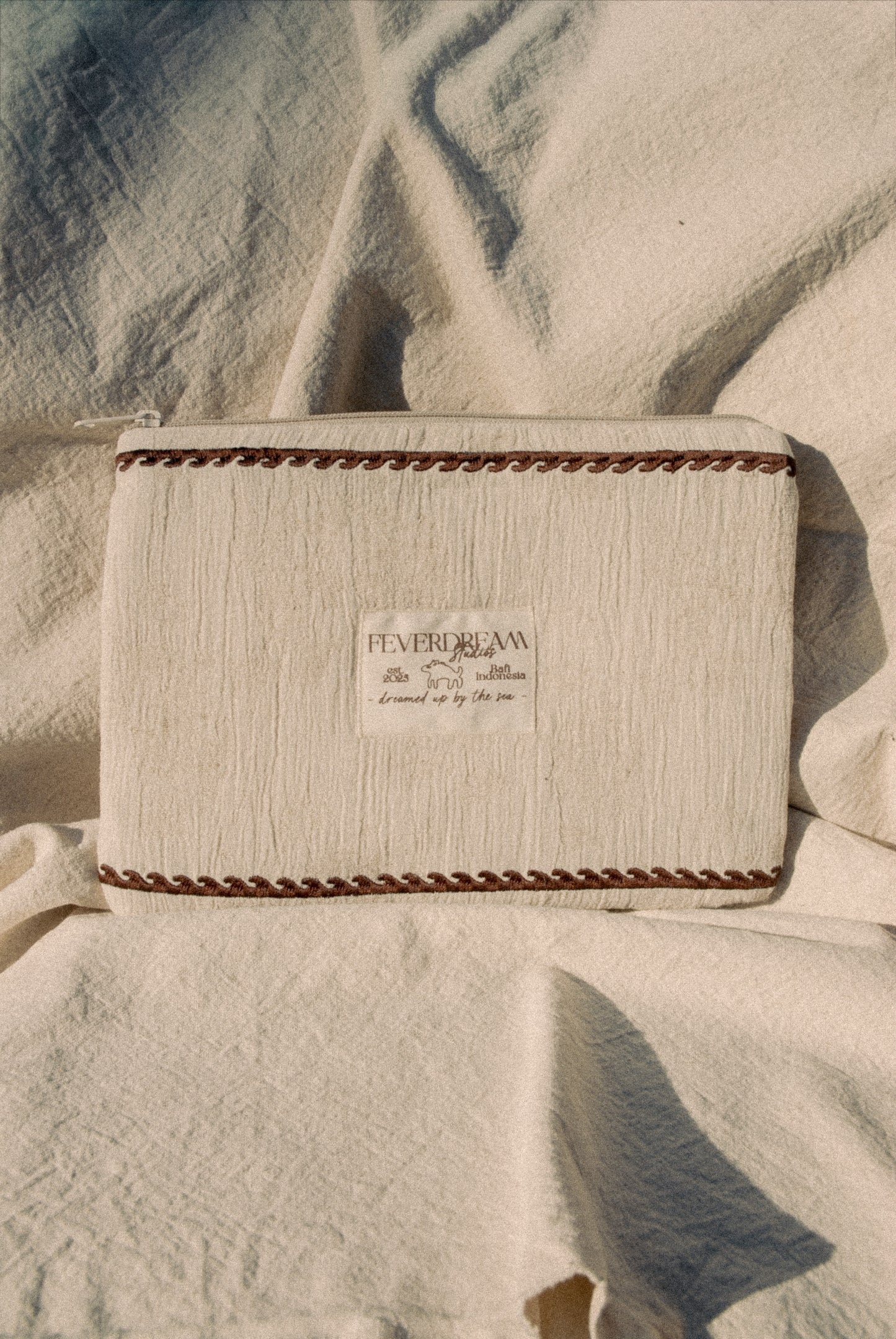 HIBISCUS - TRAVEL POUCH
