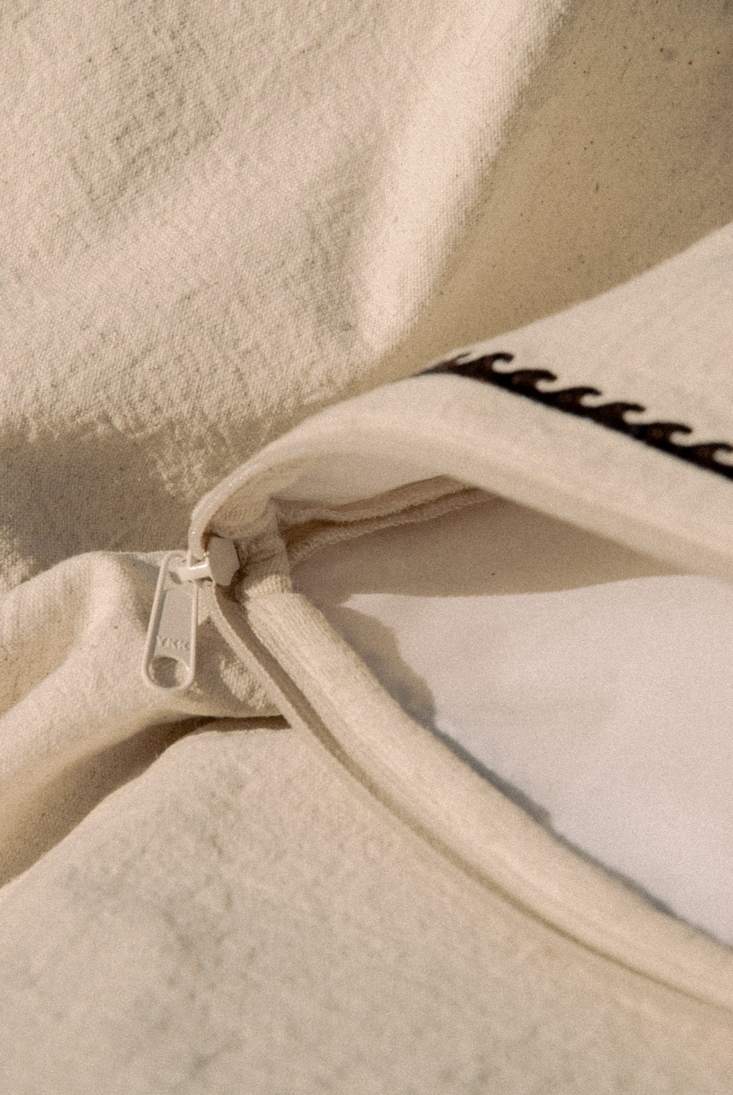 HIBISCUS - TRAVEL POUCH