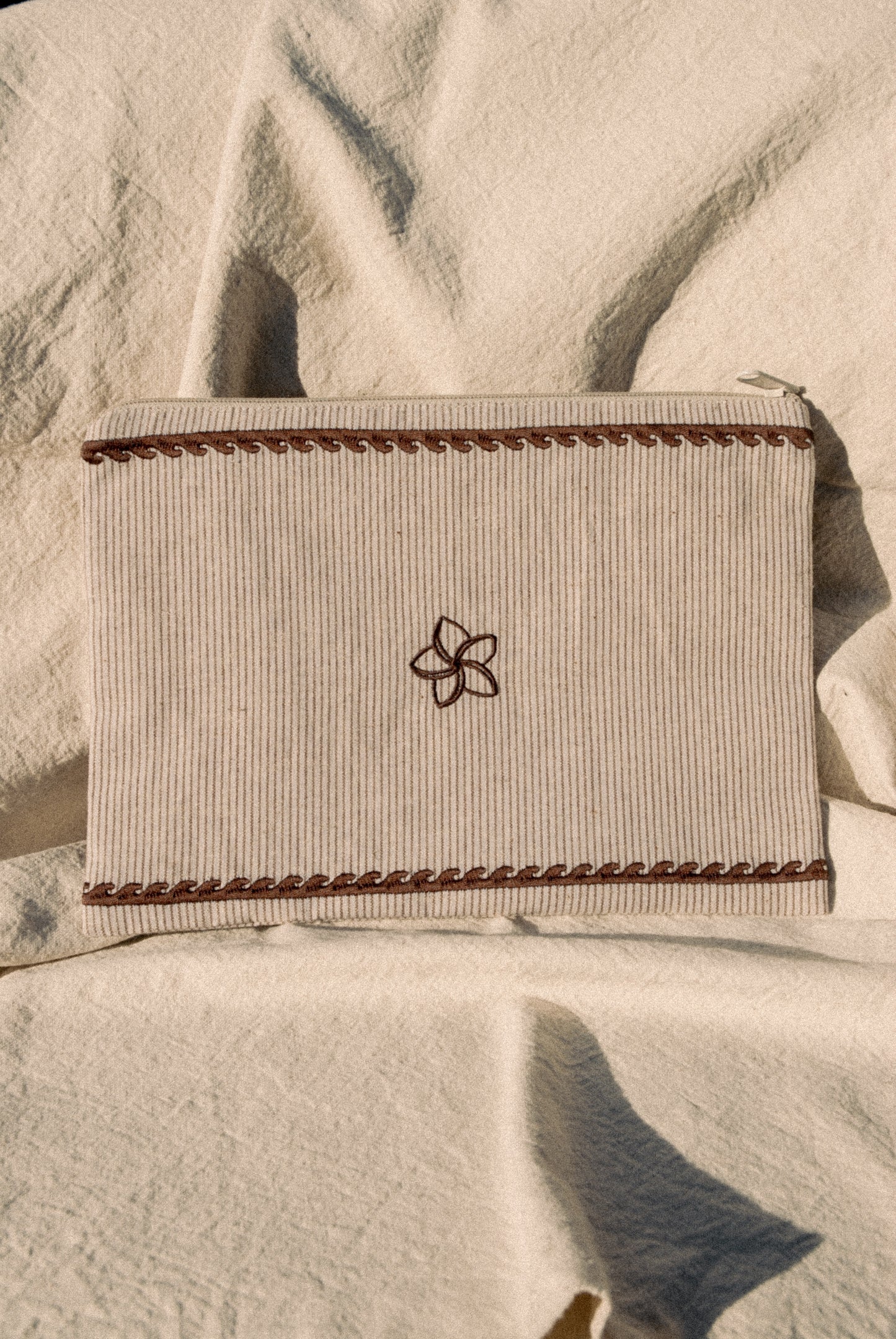 FRANGIPANI - TRAVEL POUCH