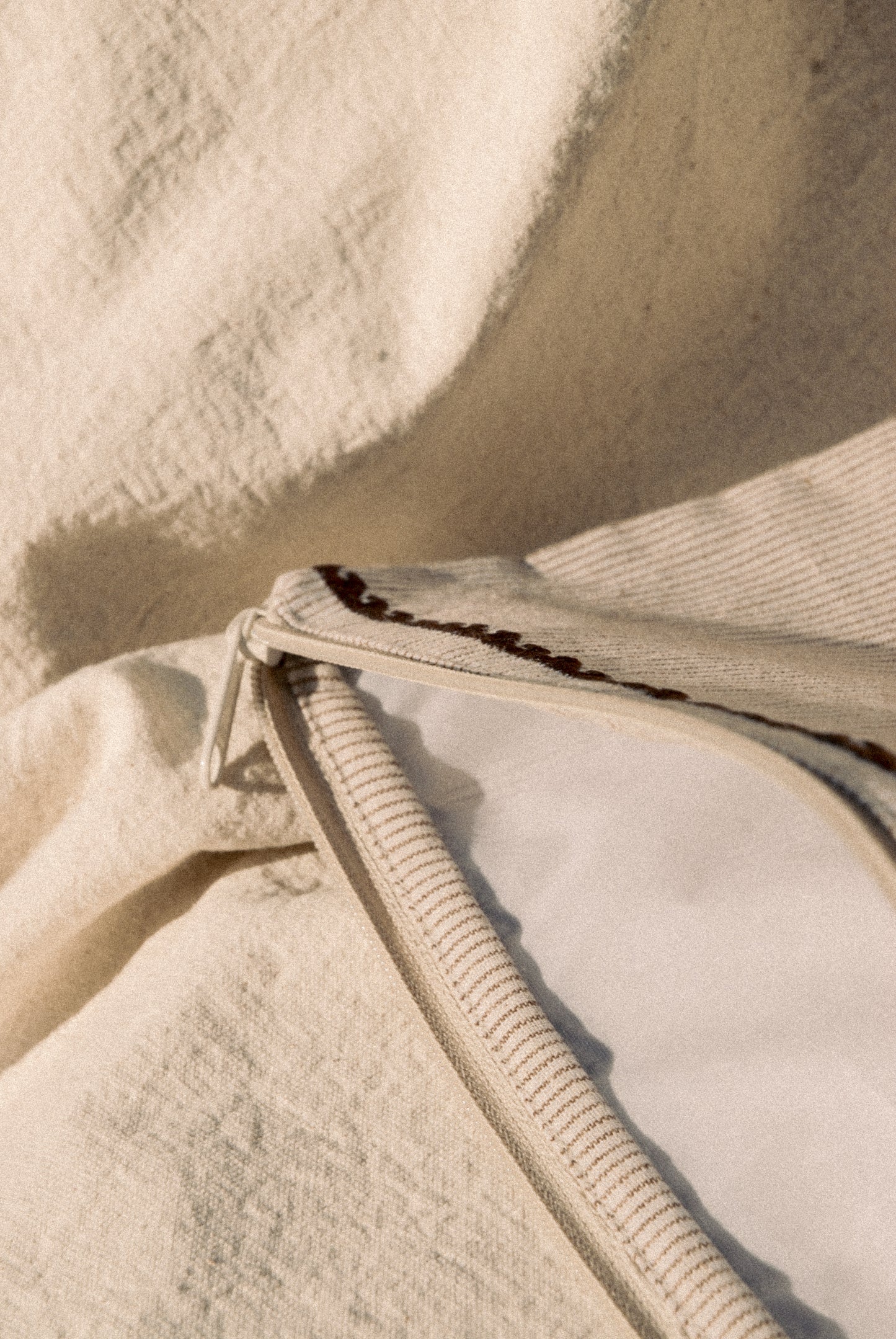 HEADLESS - TRAVEL POUCH